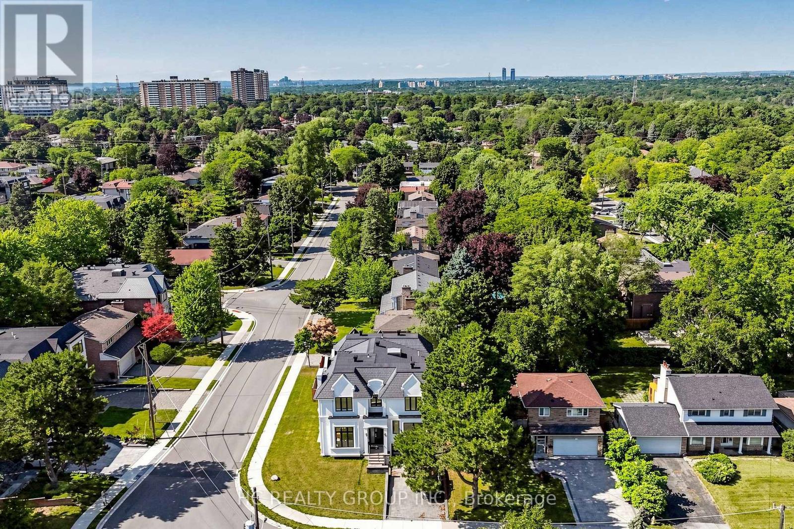 7 KNOLLVIEW CRESCENT
