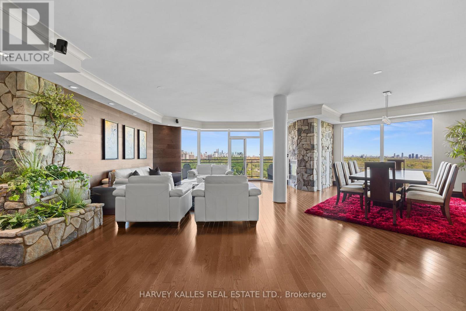 2701 - 300 Bloor Street E Property Photo 1
