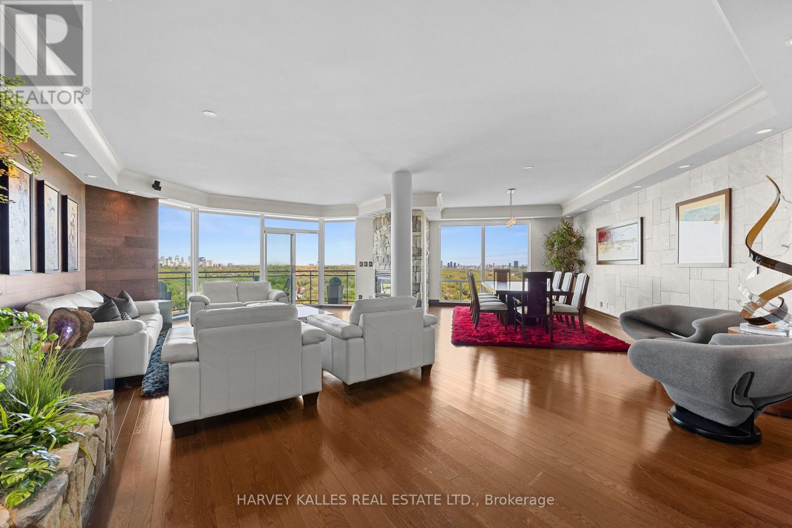 2701 - 300 Bloor Street E Property Photo 3