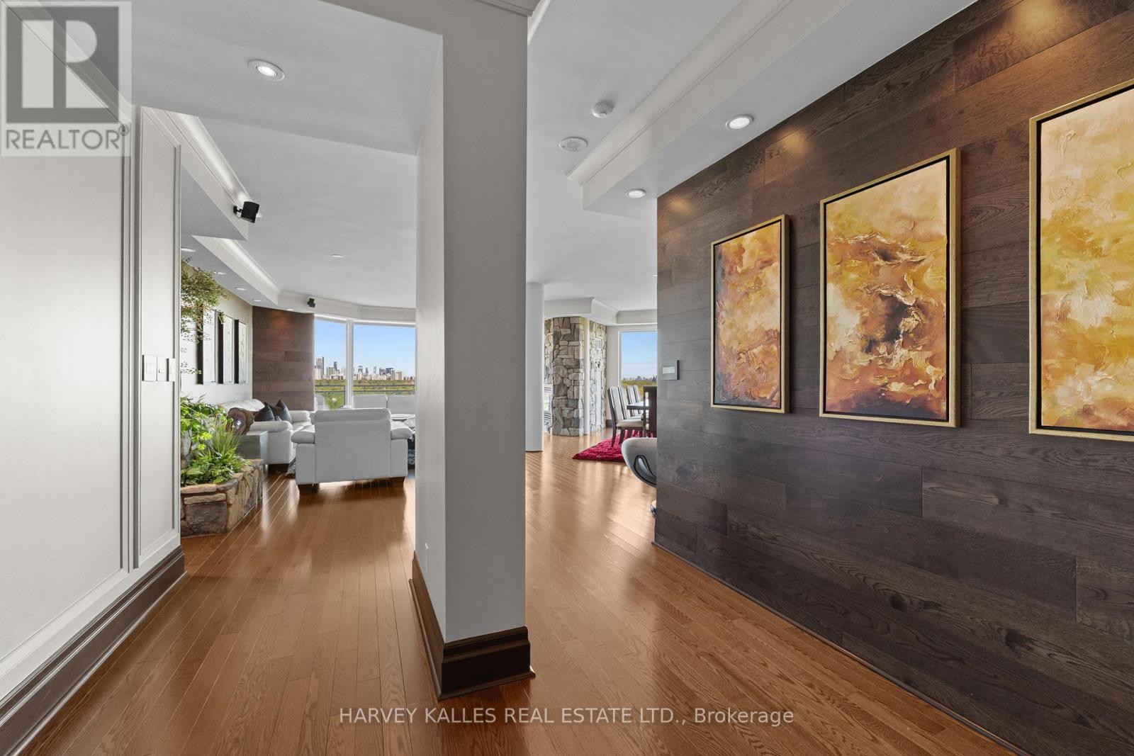 2701 - 300 Bloor Street E Property Photo 6