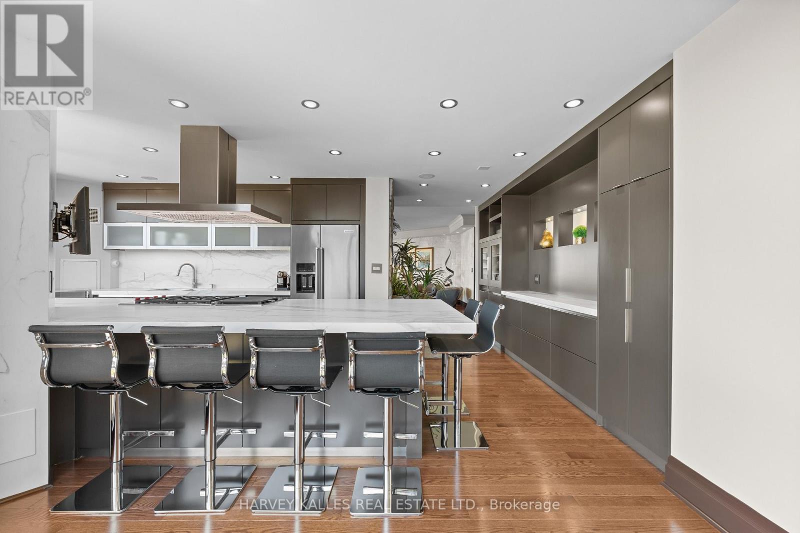 2701 - 300 Bloor Street E Property Photo 15