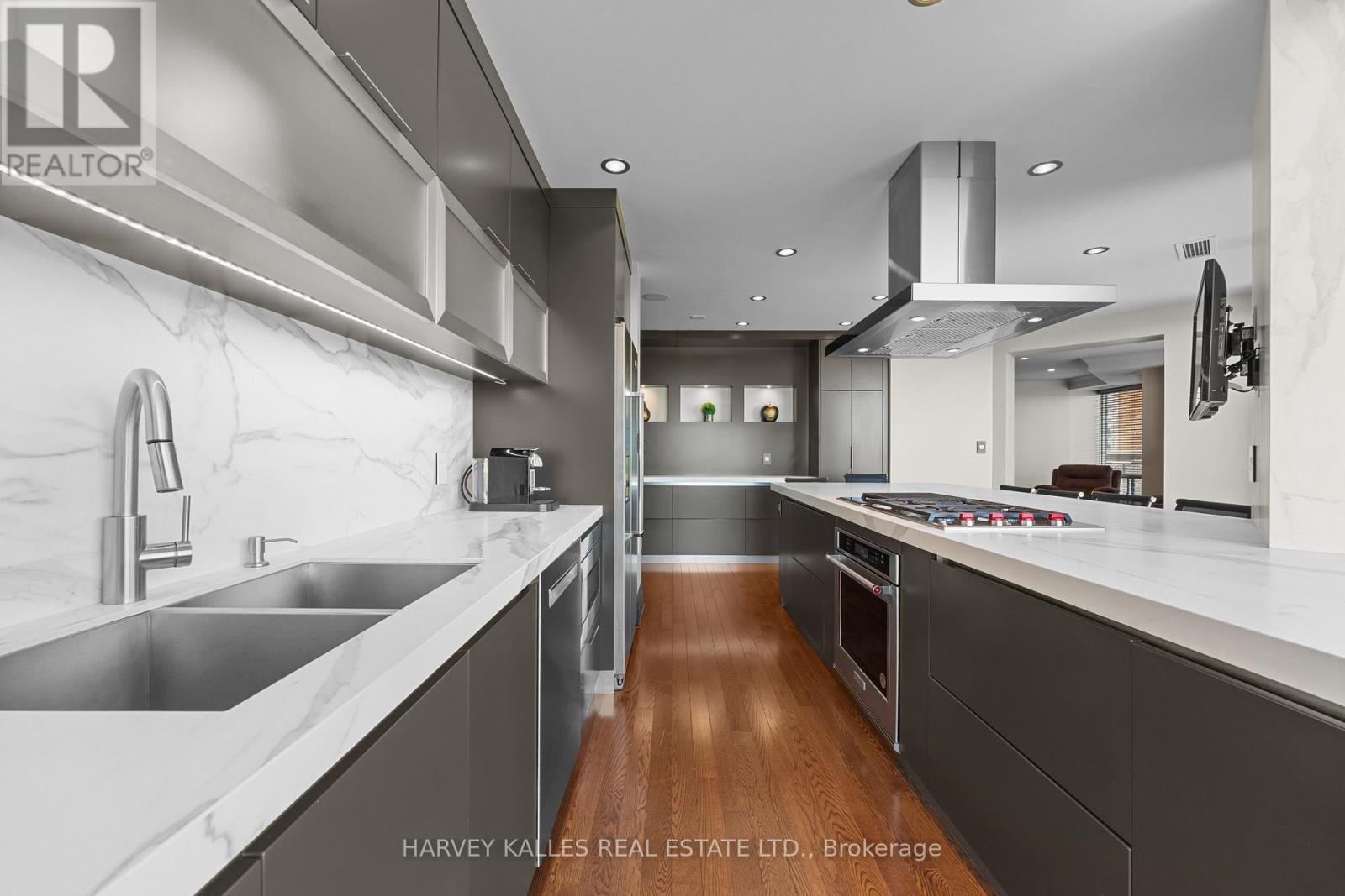 2701 - 300 Bloor Street E Property Photo 19