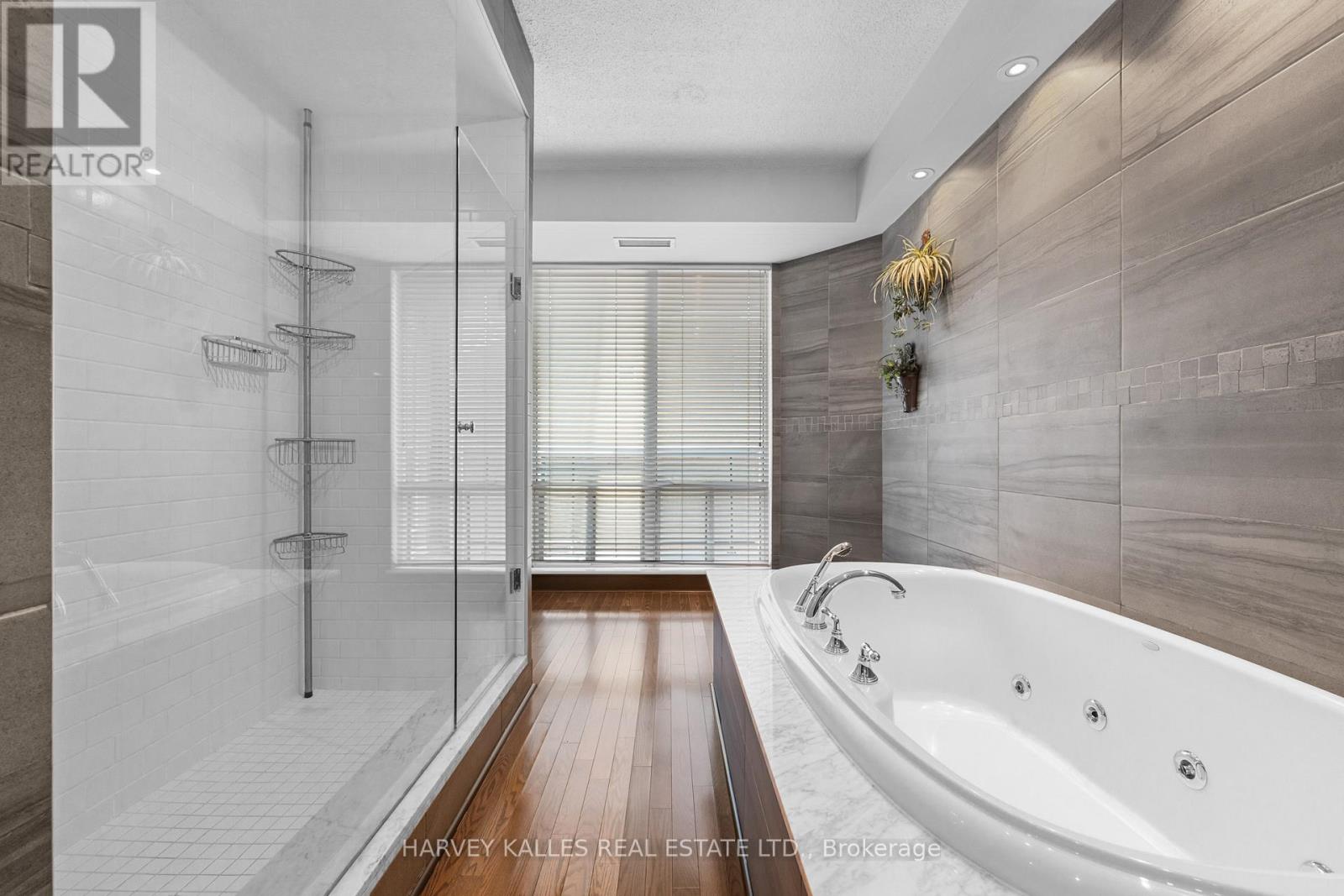 2701 - 300 Bloor Street E Property Photo 29