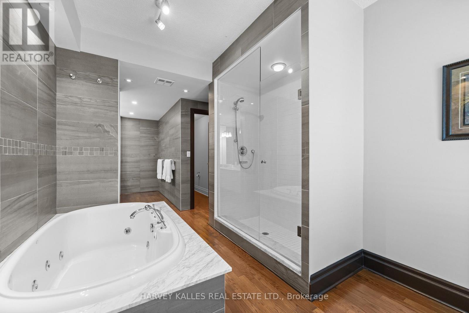 2701 - 300 Bloor Street E Property Photo 30