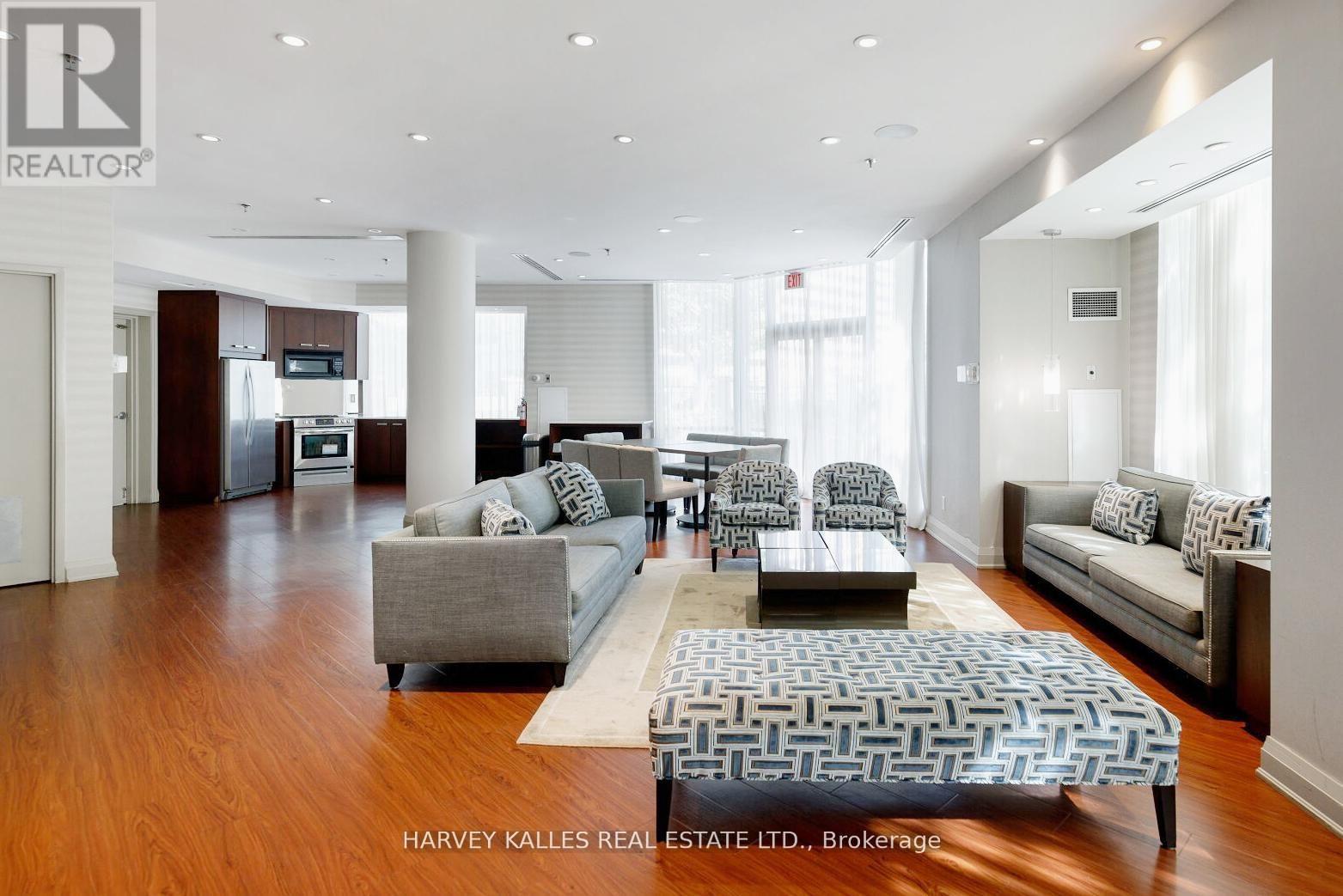 2701 - 300 Bloor Street E Property Photo 45