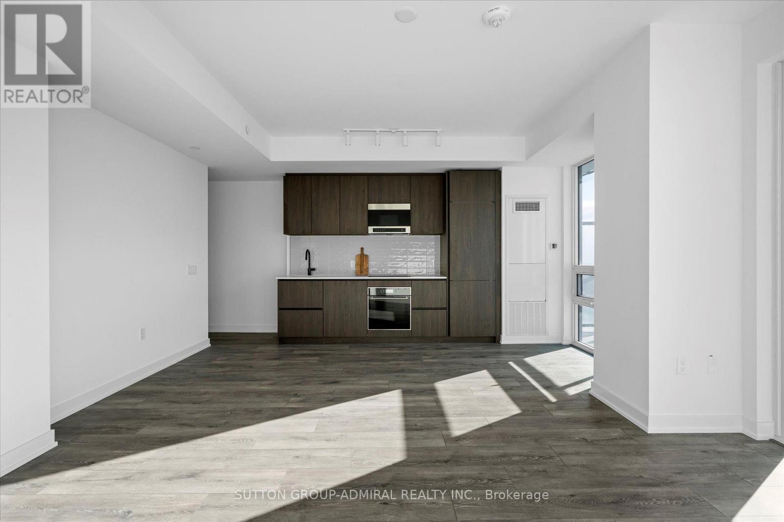 2902 - 127 Broadway Avenue Property Photo 2