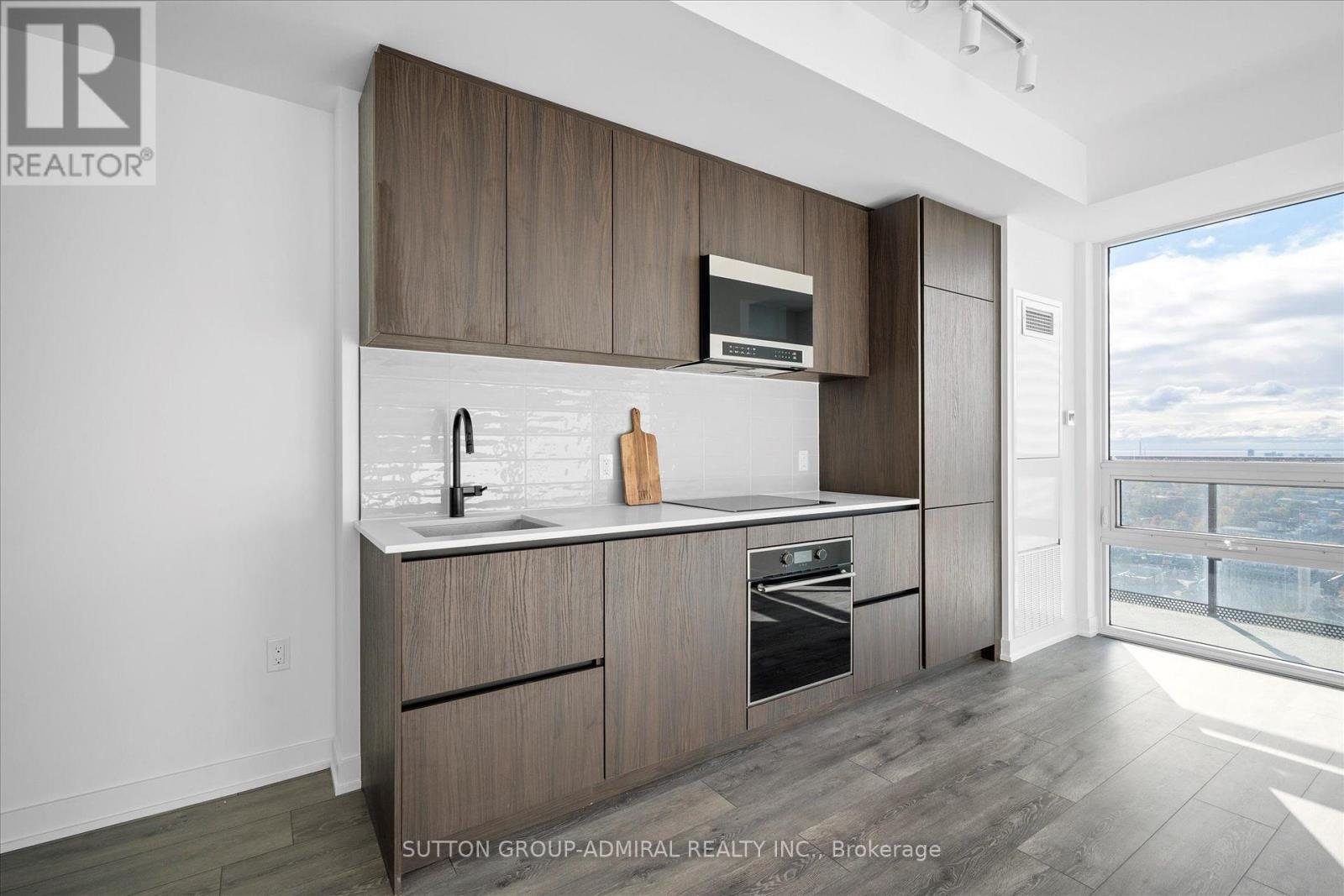 2902 - 127 Broadway Avenue Property Photo 5