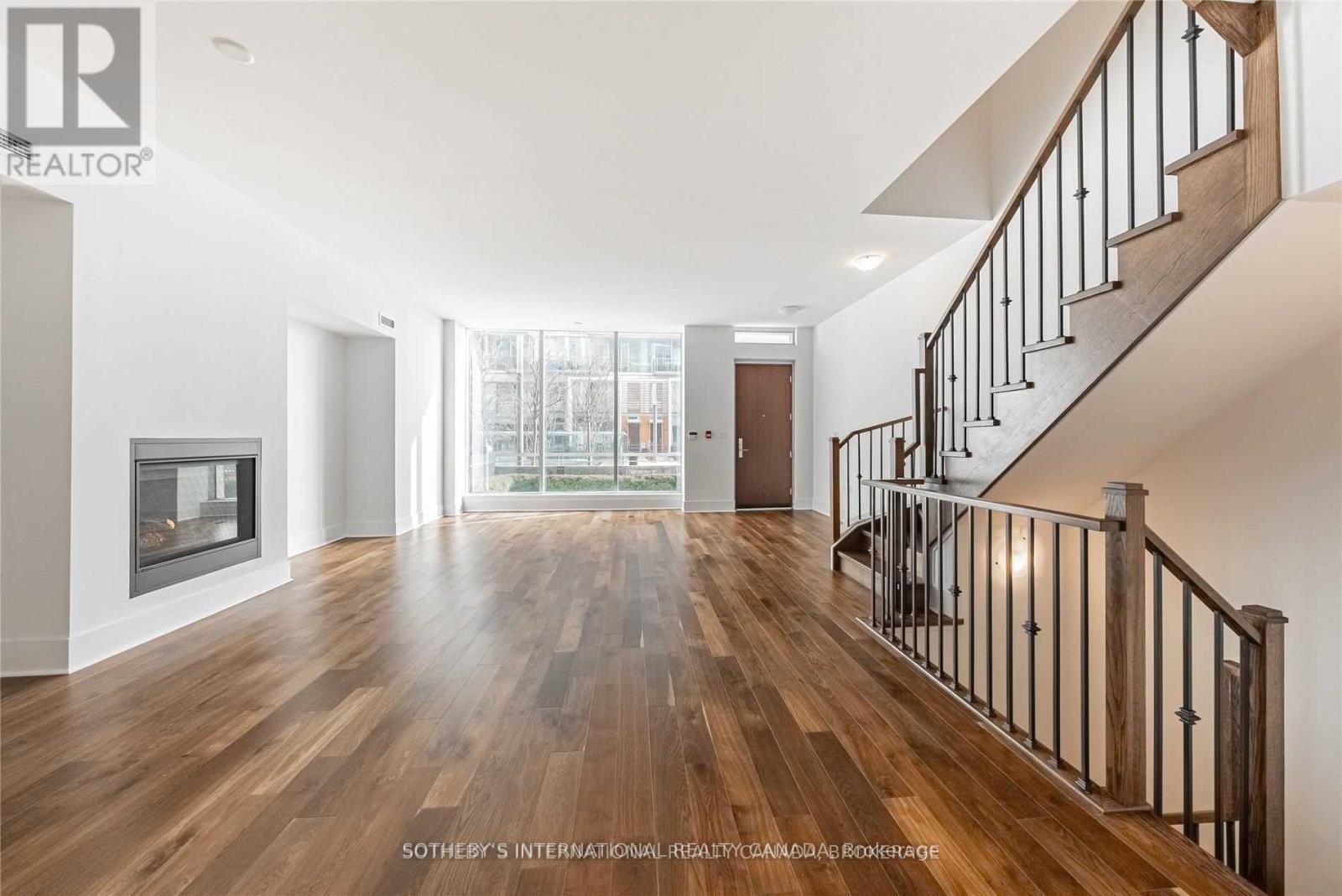 Th-113 - 29 Queens Quay E Property Photo 10