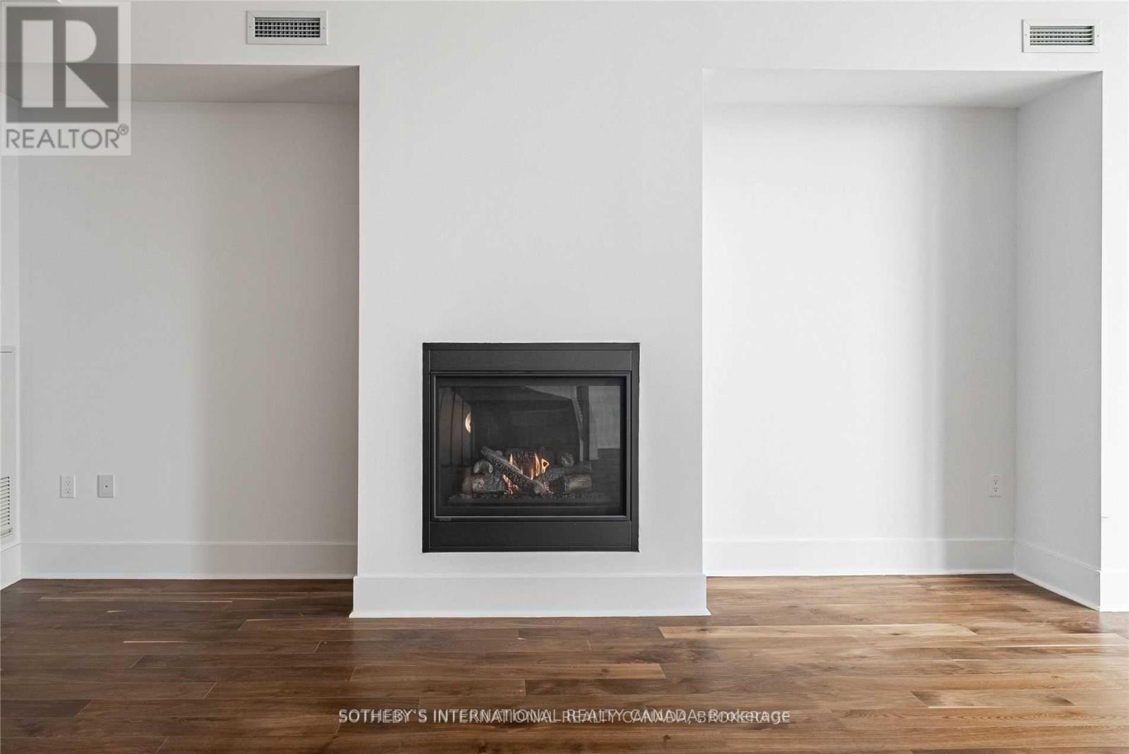 Th-113 - 29 Queens Quay E Property Photo 14