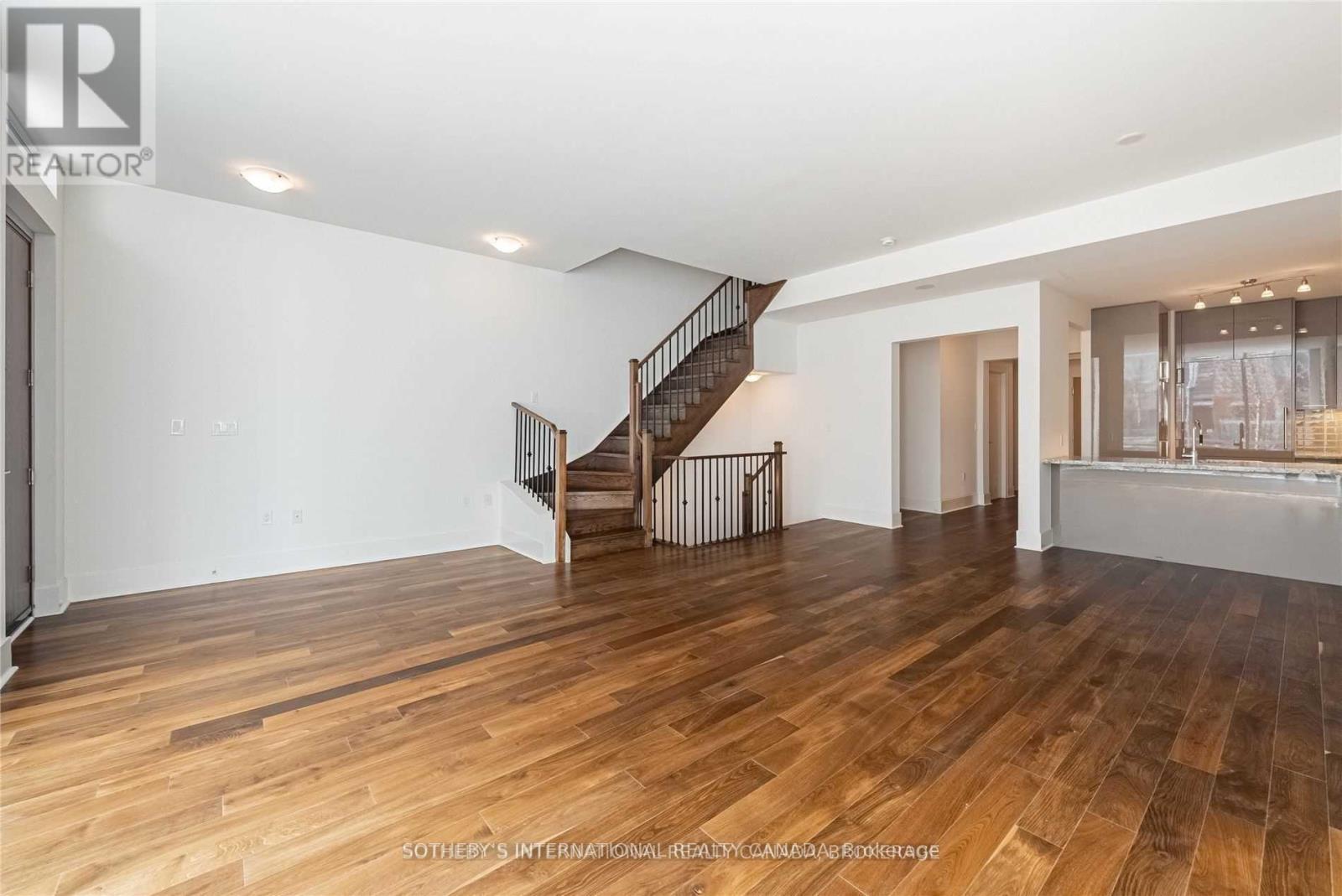 Th-113 - 29 Queens Quay E Property Photo 15