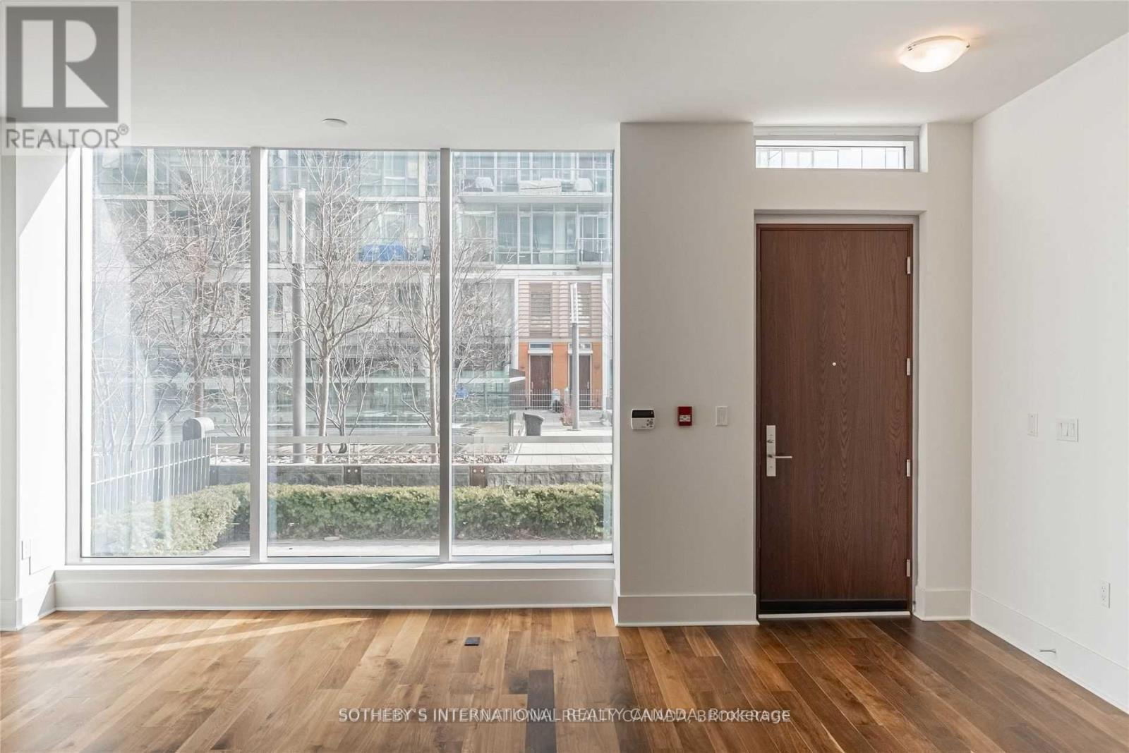 Th-113 - 29 Queens Quay E Property Photo 16