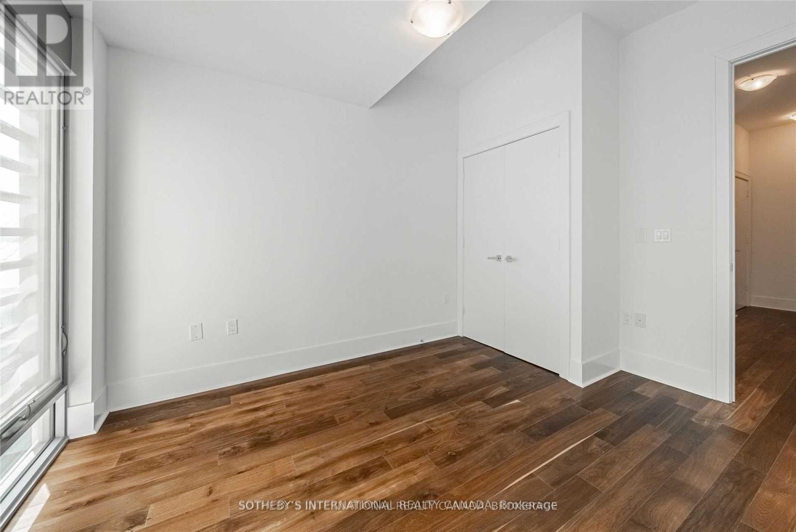 Th-113 - 29 Queens Quay E Property Photo 23