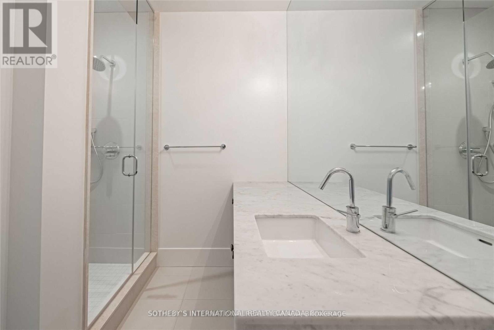 Th-113 - 29 Queens Quay E Property Photo 25