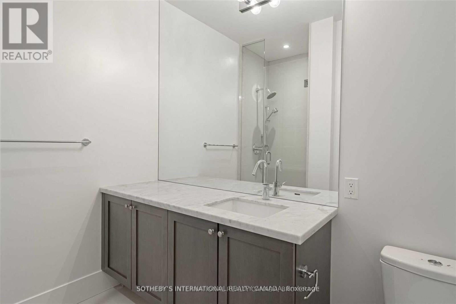 Th-113 - 29 Queens Quay E Property Photo 26