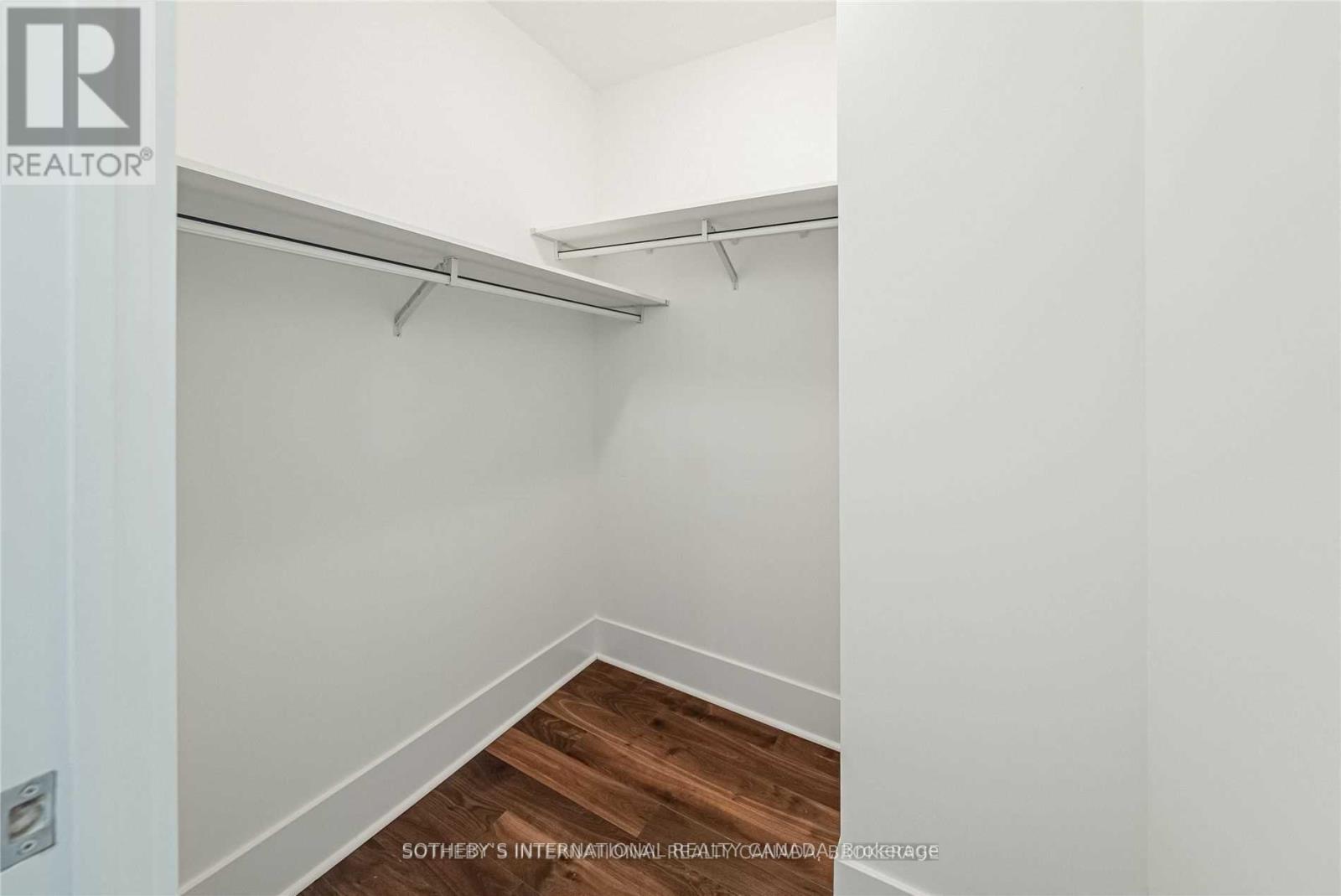 Th-113 - 29 Queens Quay E Property Photo 32