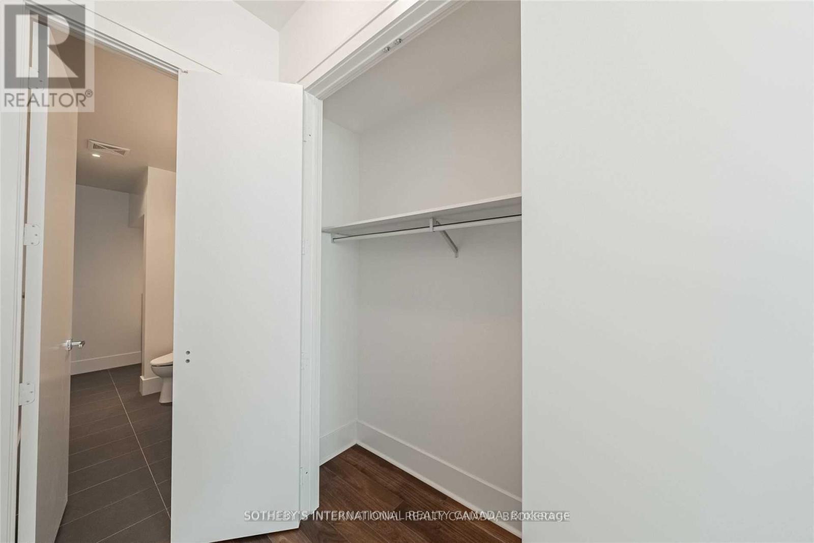 Th-113 - 29 Queens Quay E Property Photo 33