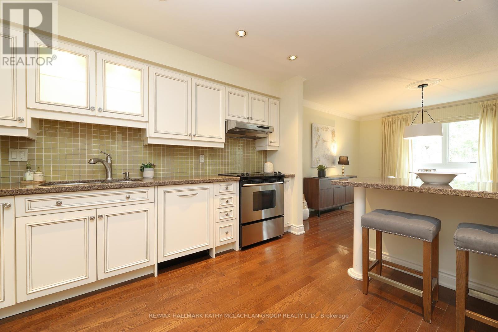38 Crimson Millway Property Photo 5