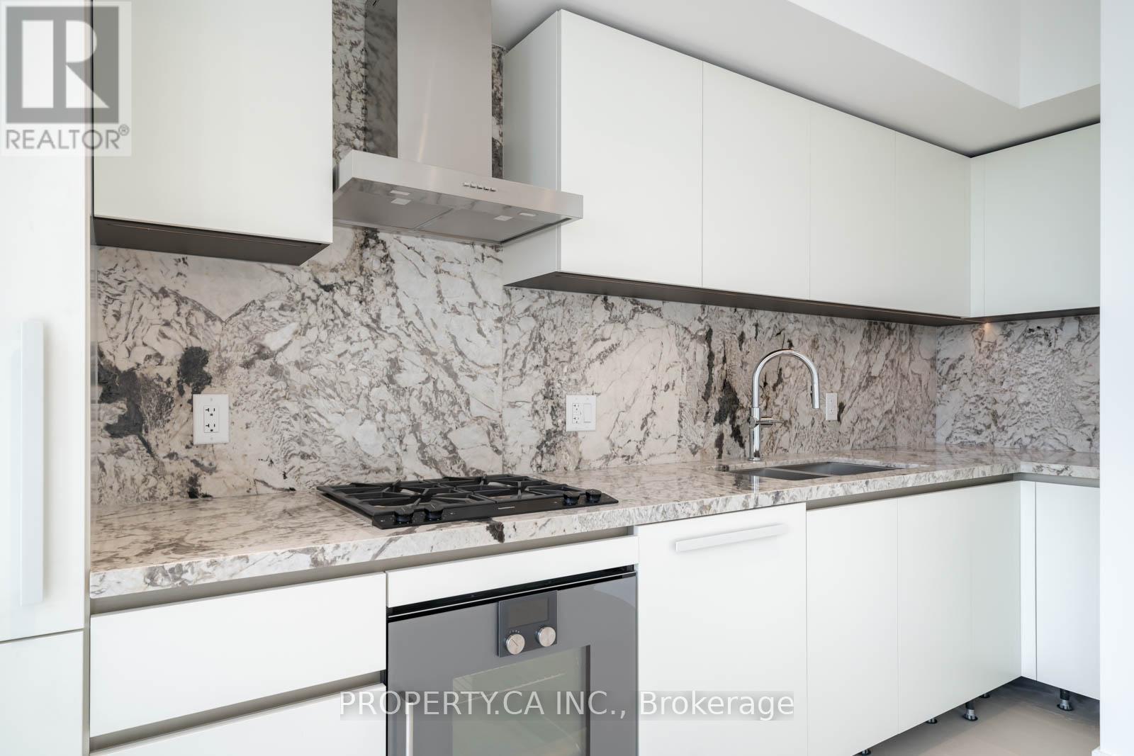 1801 - 50 Scollard Street Property Photo 4