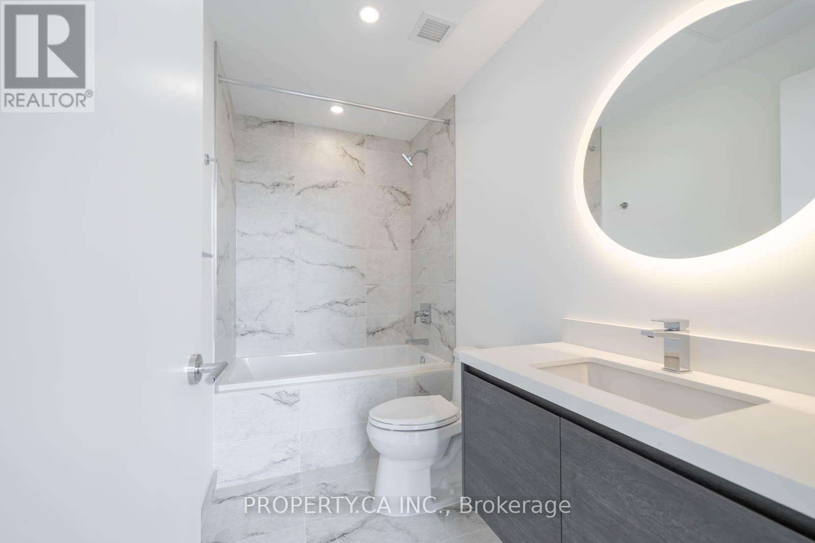 1801 - 50 Scollard Street Property Photo 7