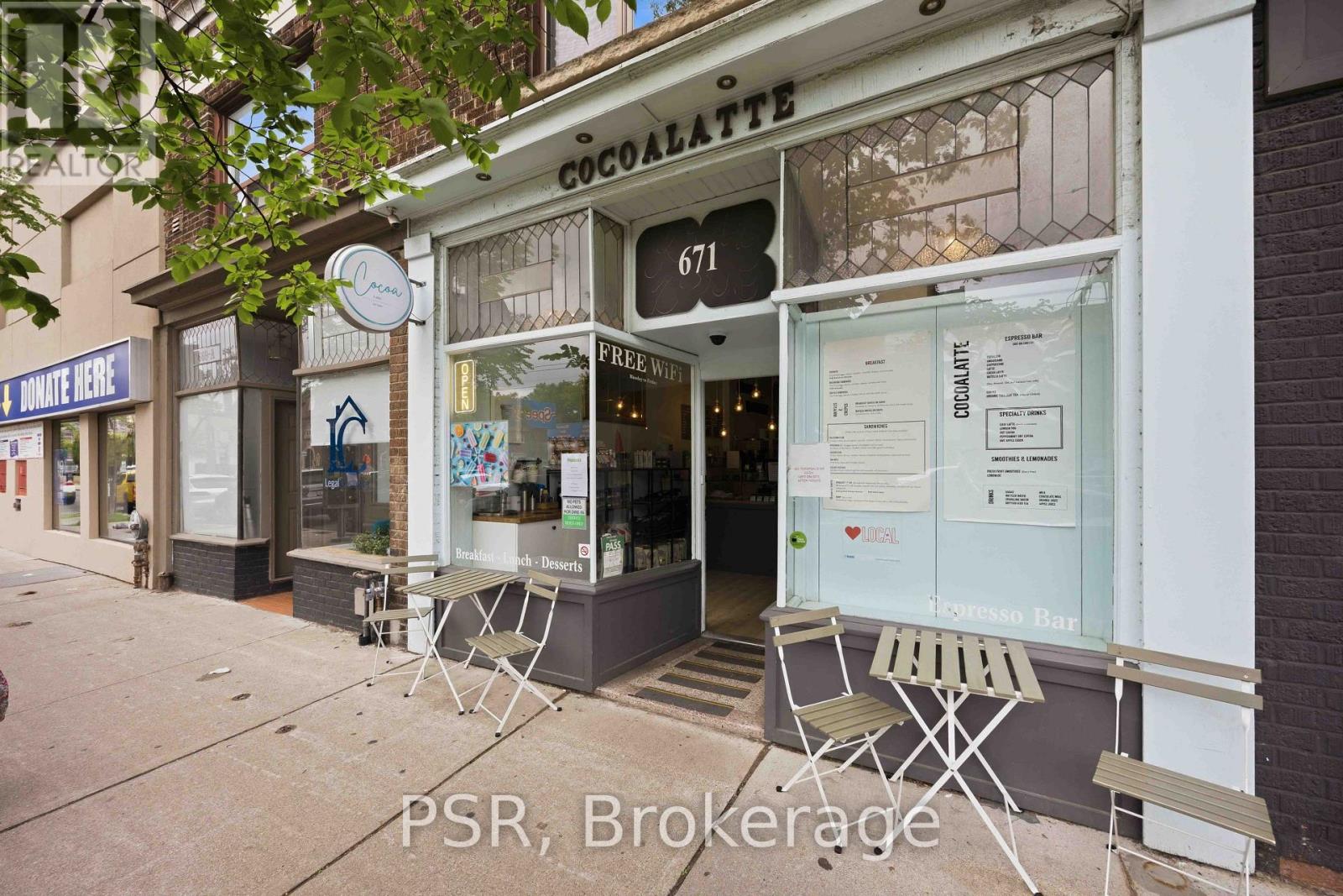 671 St. Clair Avenue W Property Photo 3