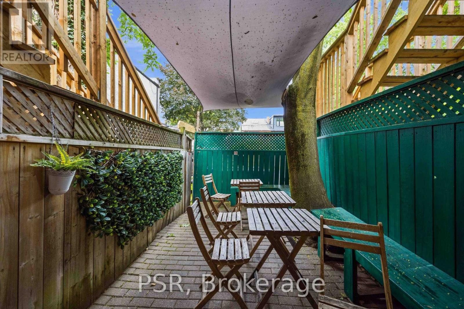 671 St. Clair Avenue W Property Photo 14