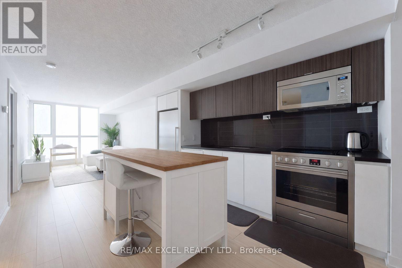 1606 - 75 Queens Wharf Road Property Photo 3