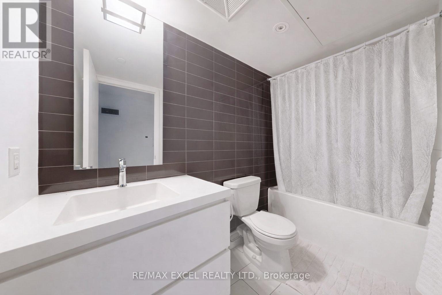 1606 - 75 Queens Wharf Road Property Photo 10