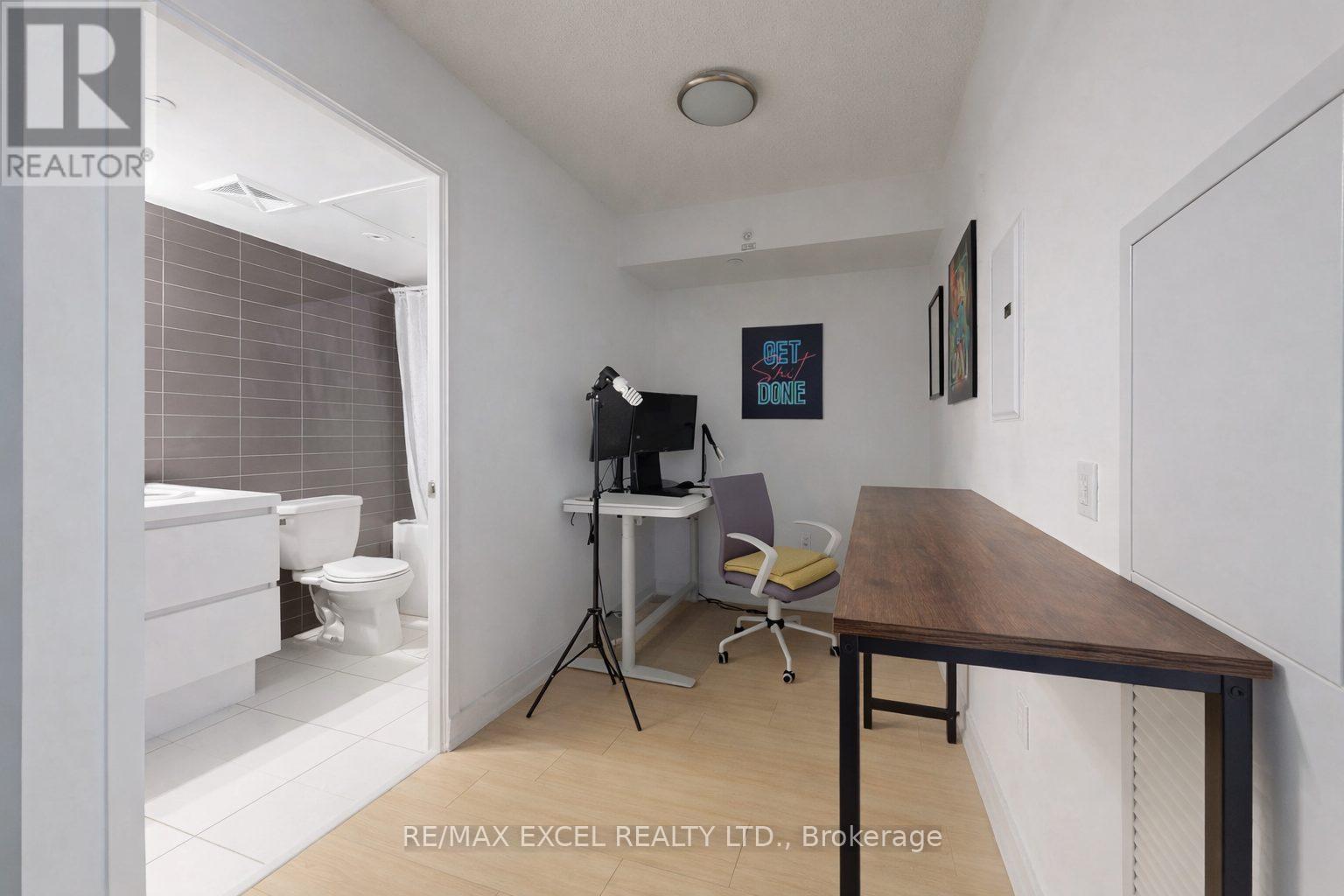 1606 - 75 Queens Wharf Road Property Photo 13