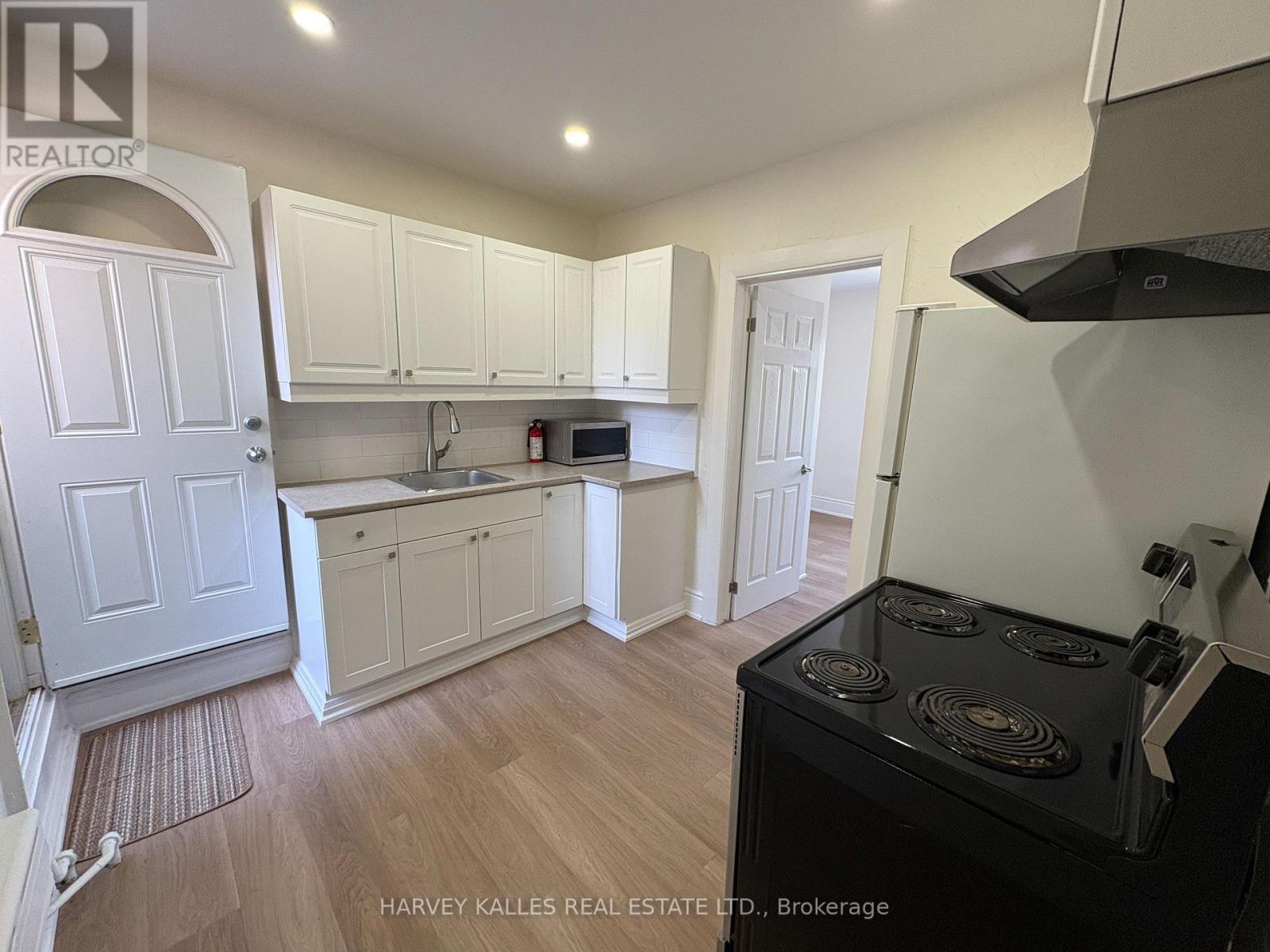 A - 1611 Bayview Avenue Property Photo 3