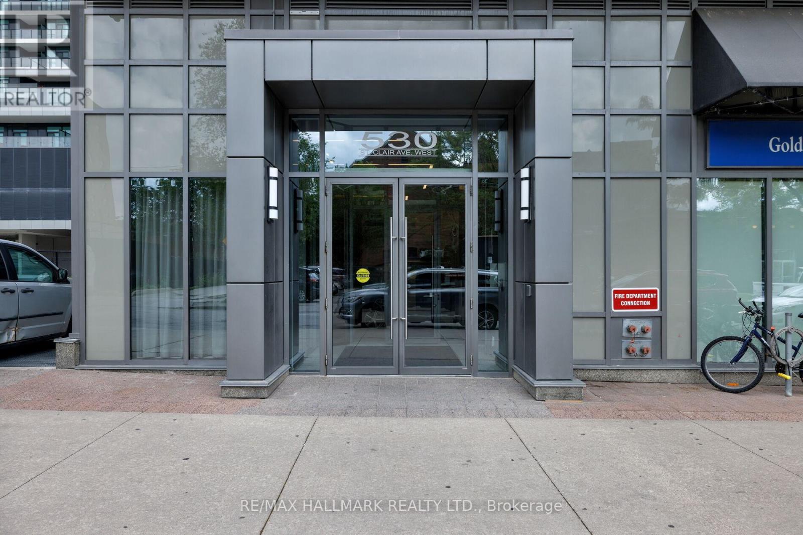 1401 - 530 St Clair Avenue W Property Photo 2
