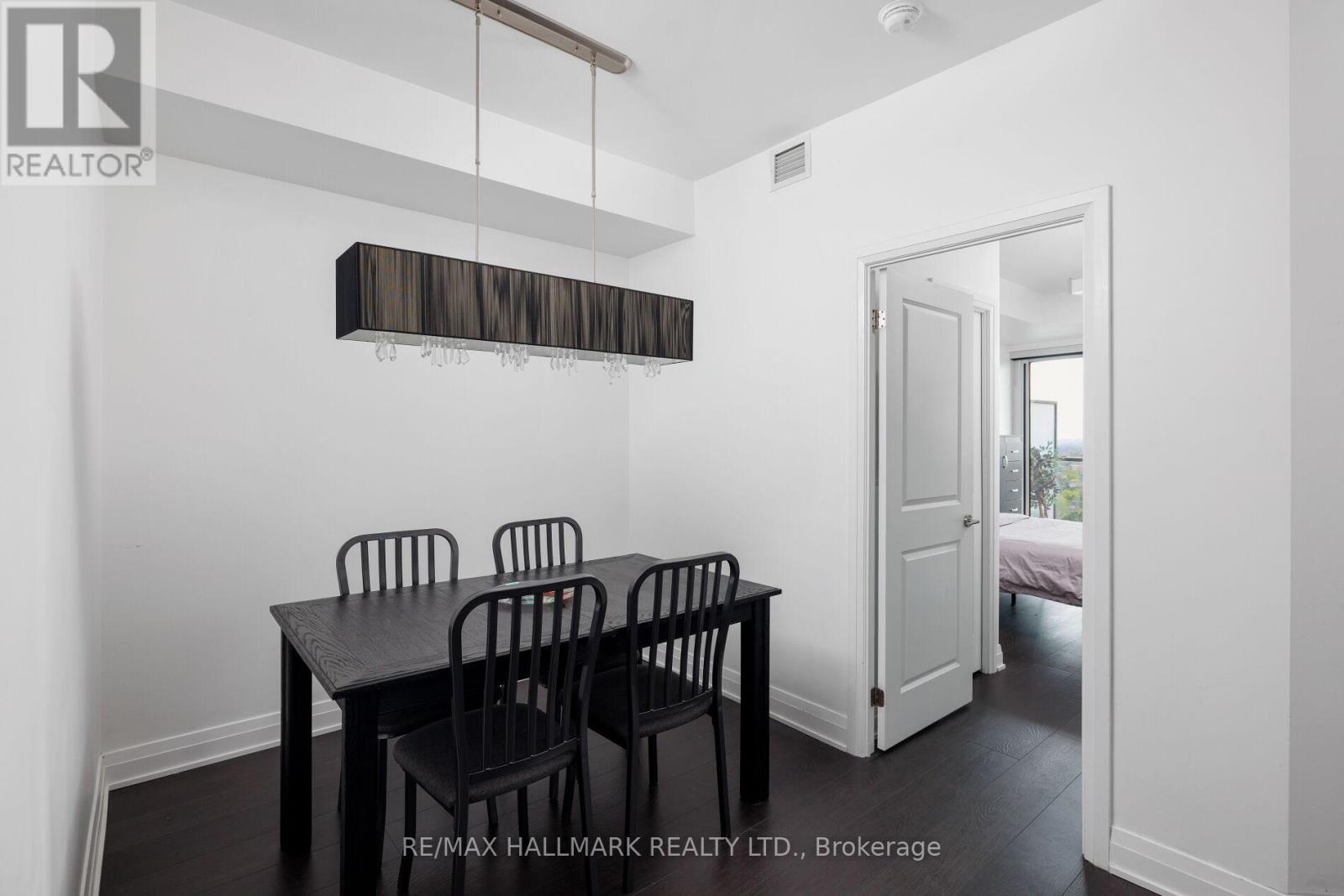 1401 - 530 St Clair Avenue W Property Photo 10
