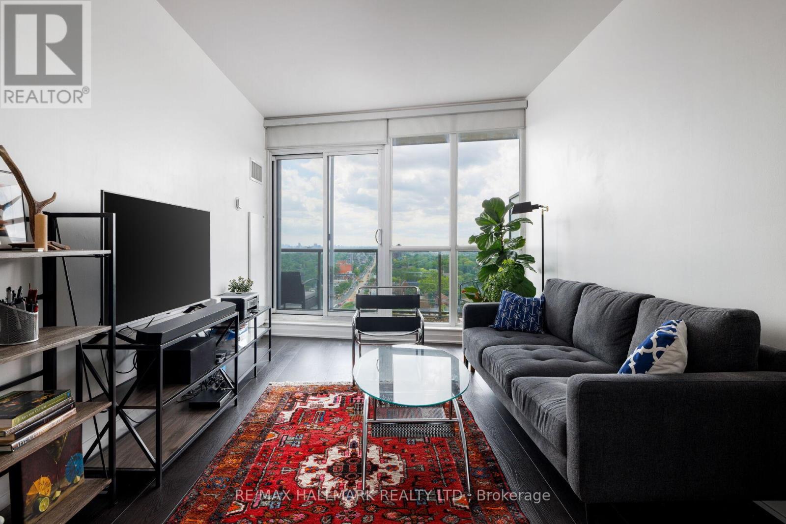 1401 - 530 St Clair Avenue W Property Photo 13