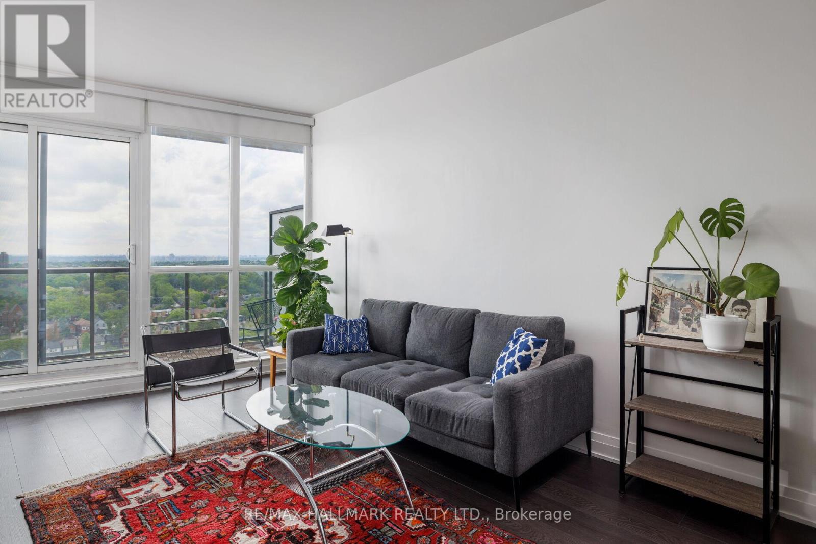 1401 - 530 St Clair Avenue W Property Photo 14