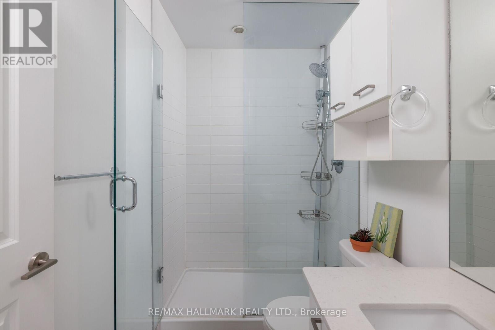1401 - 530 St Clair Avenue W Property Photo 20