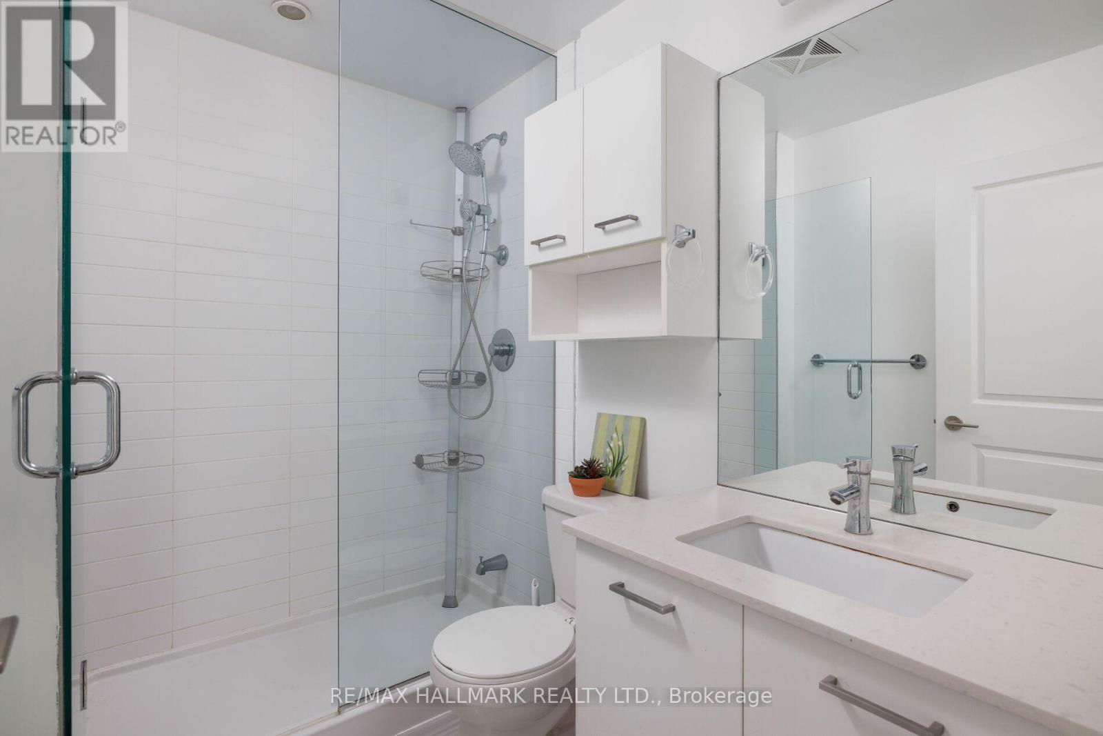 1401 - 530 St Clair Avenue W Property Photo 21