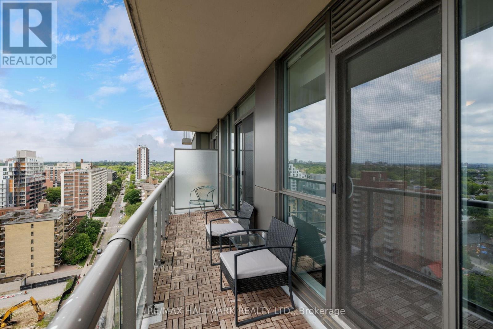 1401 - 530 St Clair Avenue W Property Photo 26