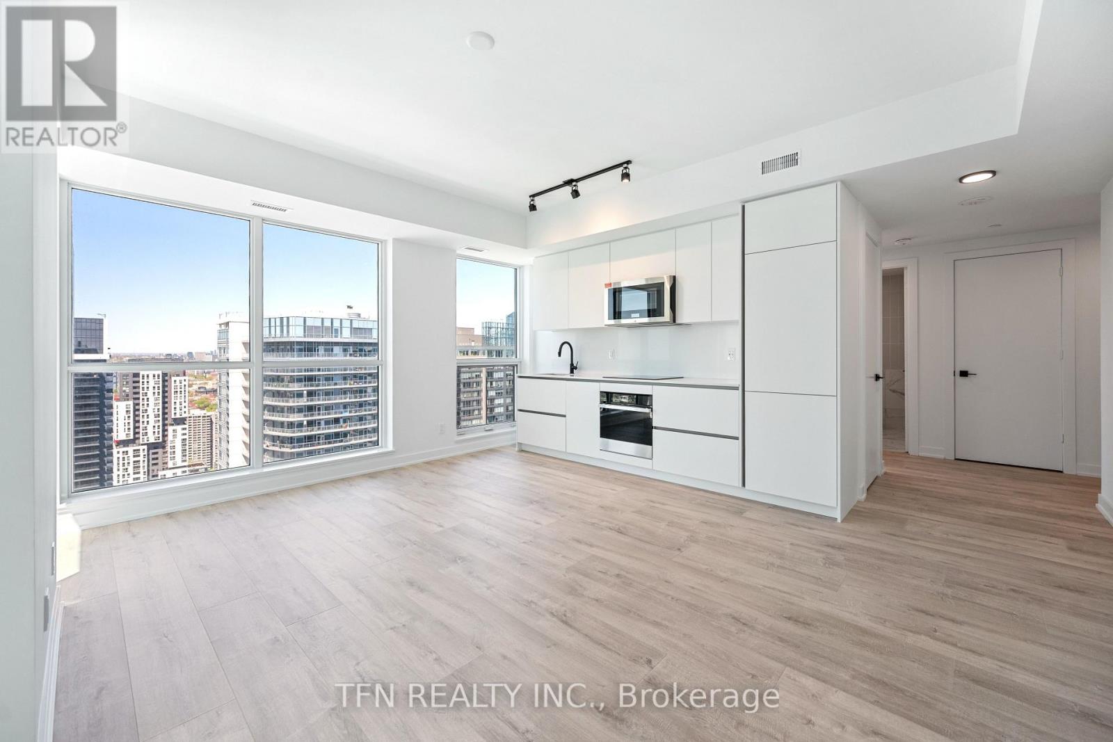 4505 - 327 KING STREET W Property Photo 1