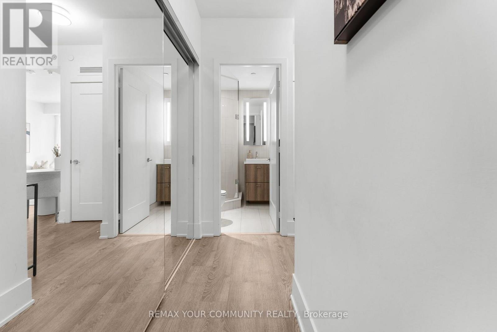 2015 - 470 Front Street Property Photo 7