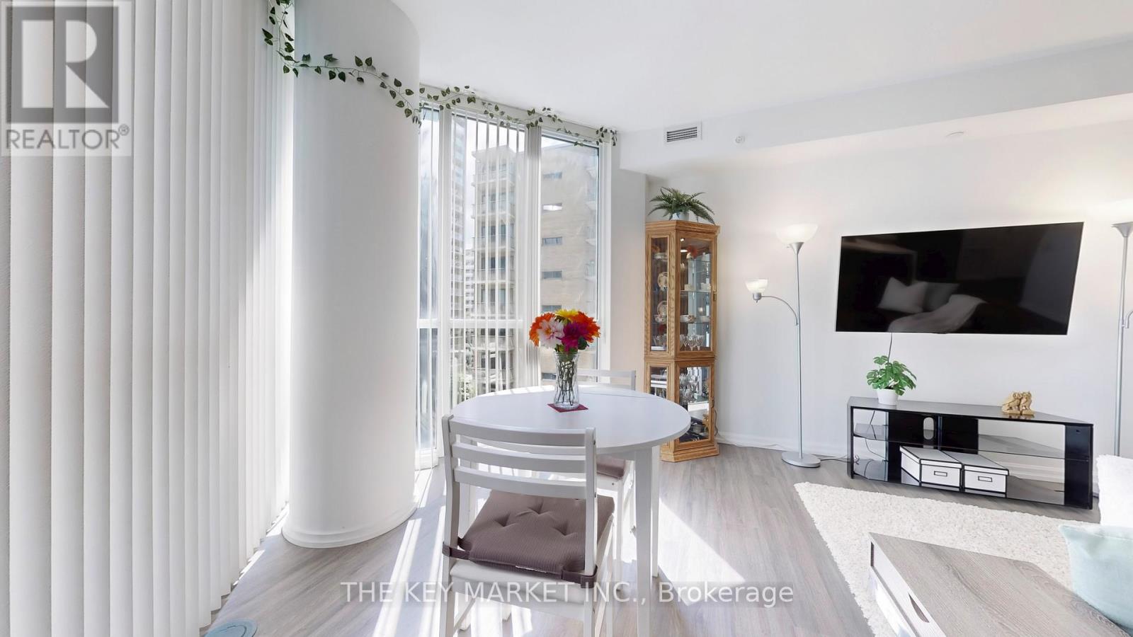 511 - 45 Charles Street E Property Photo 20