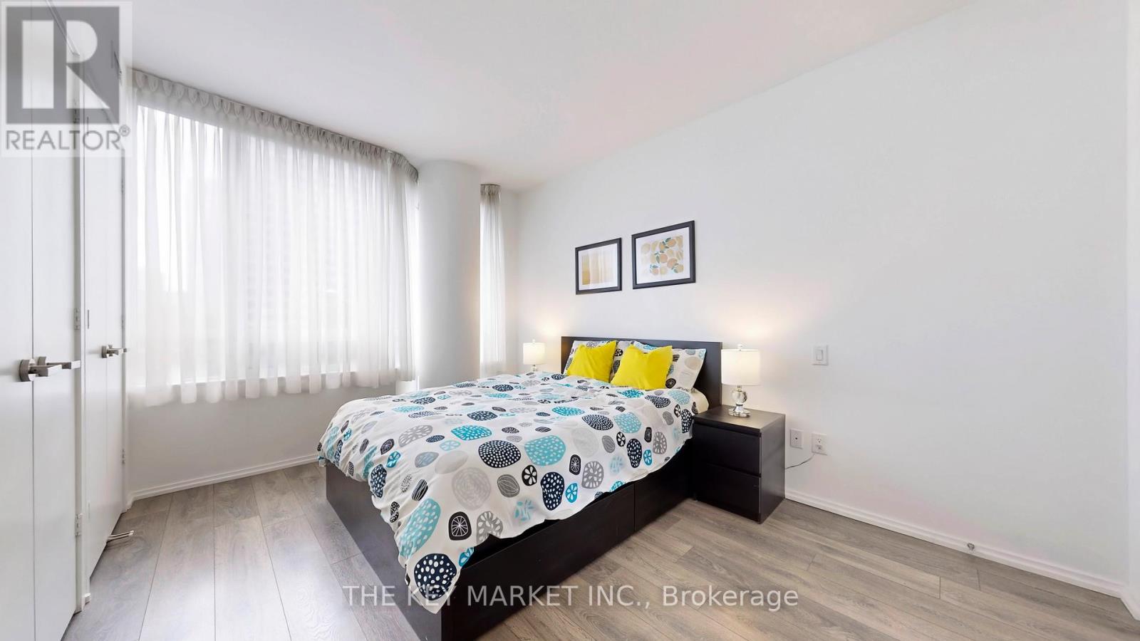 511 - 45 Charles Street E Property Photo 22