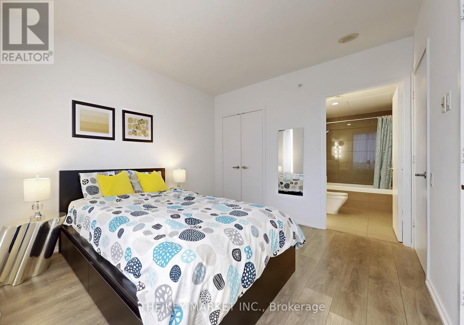 511 - 45 Charles Street E Property Photo 23