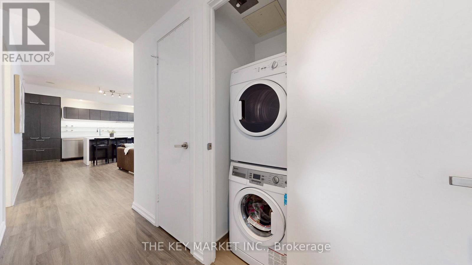 511 - 45 Charles Street E Property Photo 35
