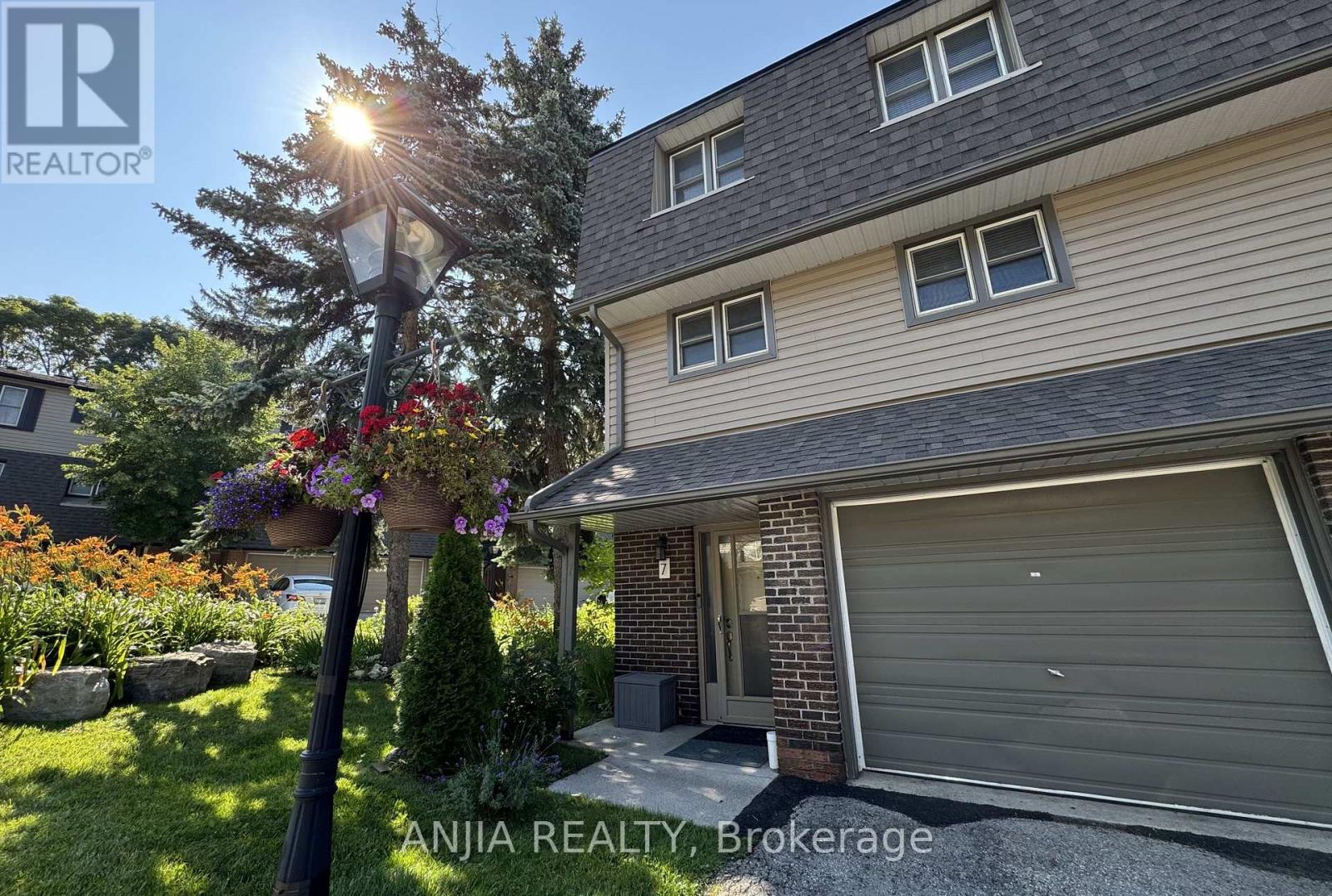 7 Purple Sageway Property Photo 3