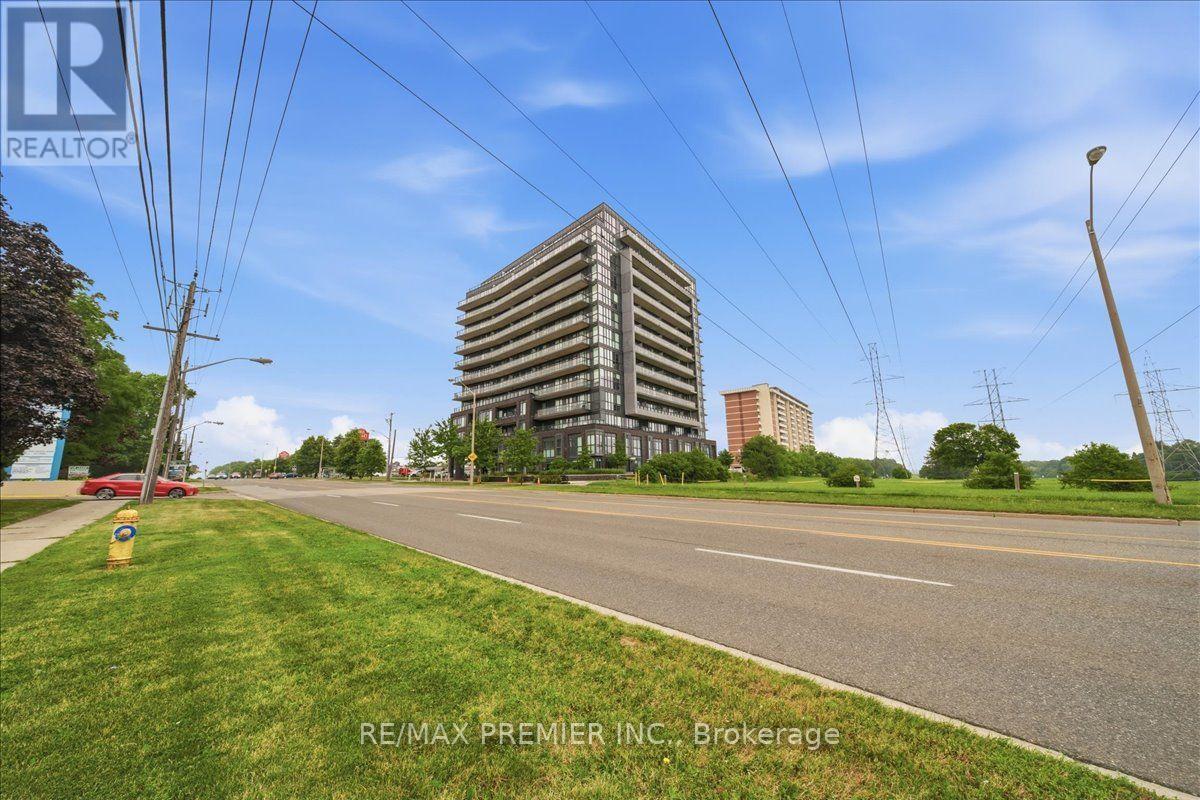 1306 - 3237 Bayview Avenue Property Photo 1