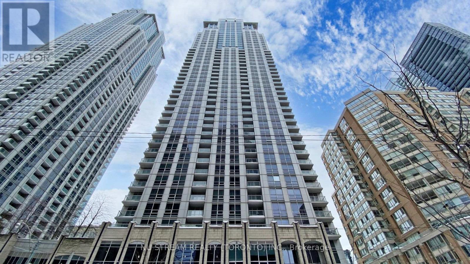 3101 - 761 Bay Street Property Photo 2