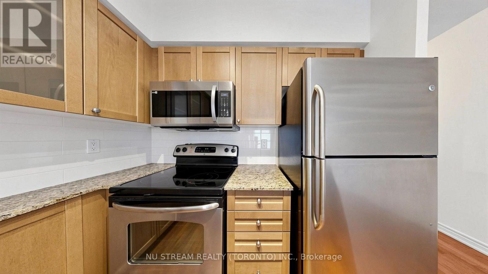 3101 - 761 Bay Street Property Photo 13