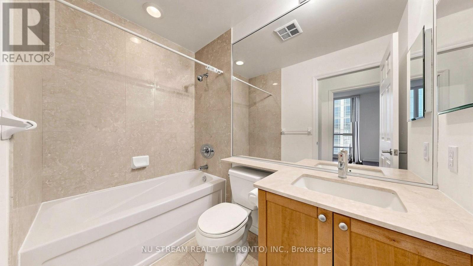 3101 - 761 Bay Street Property Photo 18