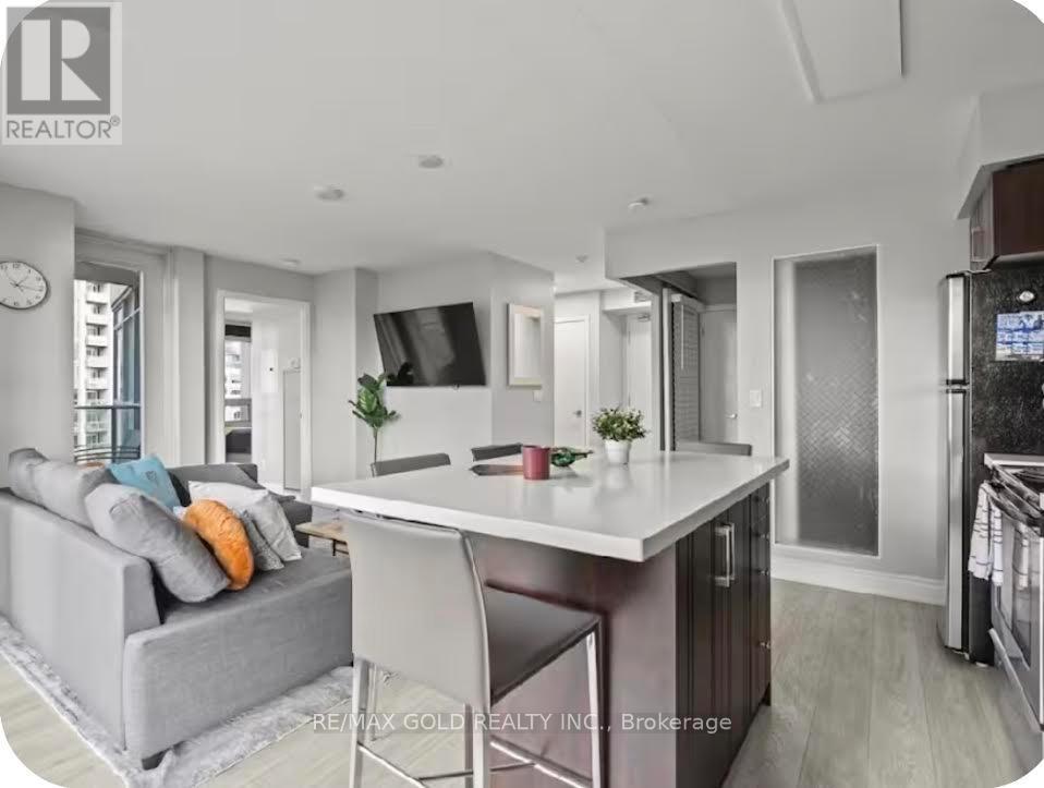 620 - 215 Fort York Boulevard Property Photo 7