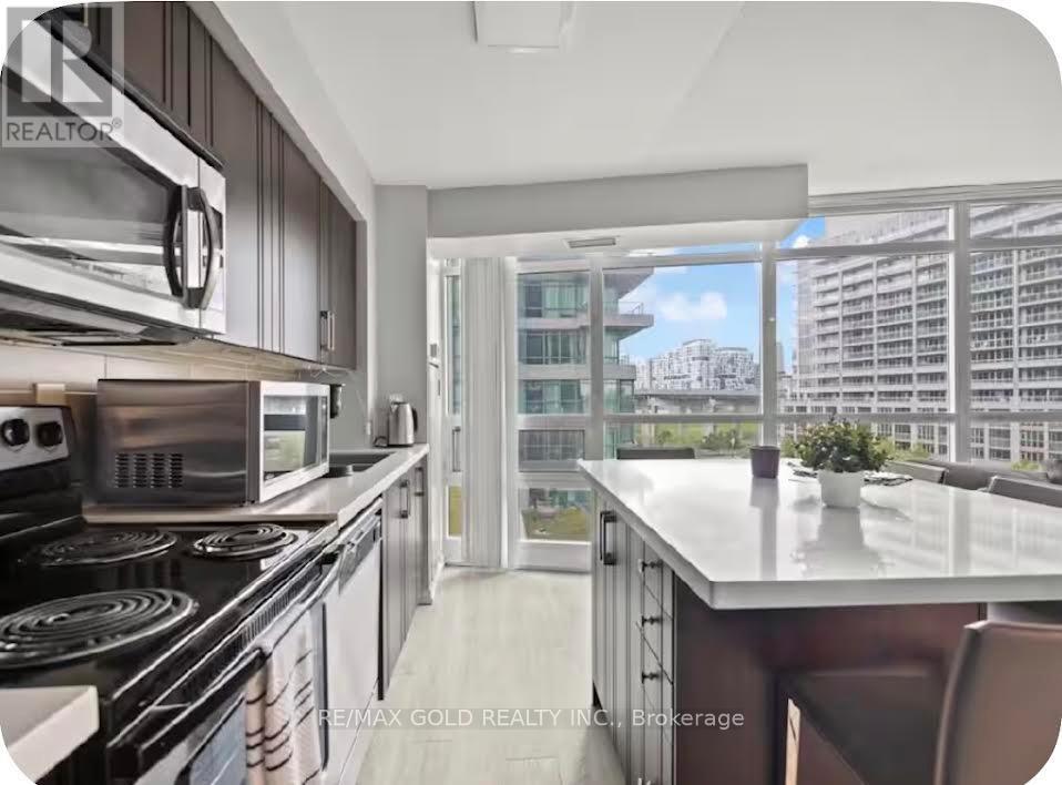620 - 215 Fort York Boulevard Property Photo 8