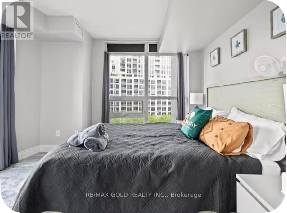 620 - 215 Fort York Boulevard Property Photo 12